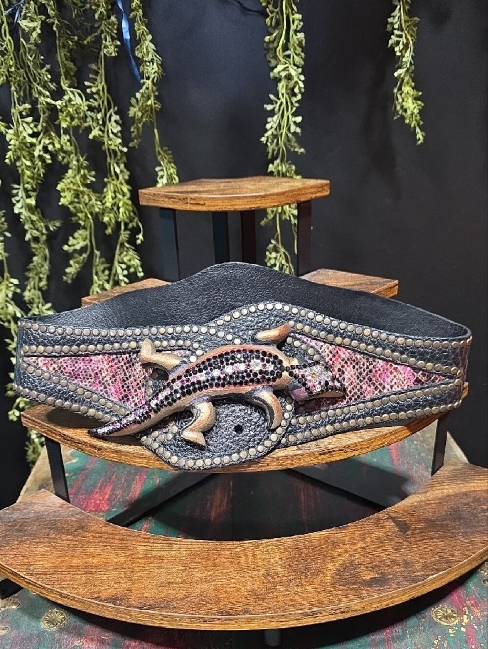 Studded Leather Waist Belt with Rhinestone Lizard Accent - Black & Pink